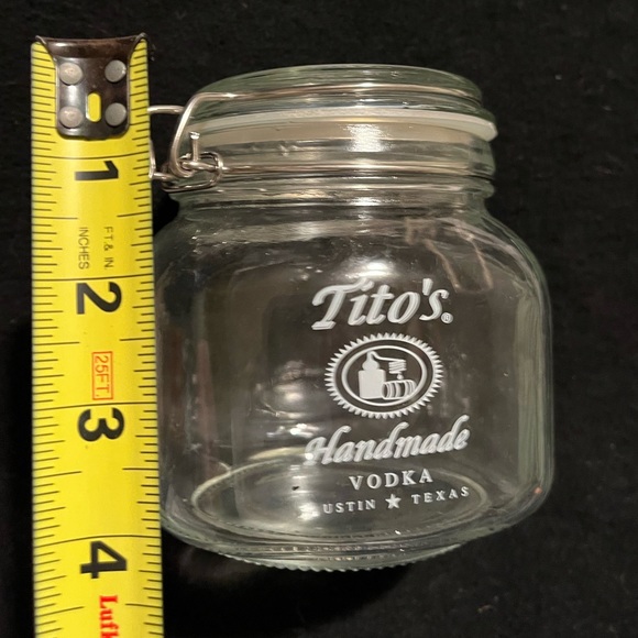 Tito’s Glass Jar with flip lid - Picture 6 of 6